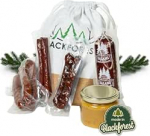 Schwarzwaldmetzgerei k&auml;mpingukoti kinkekorv - 6-osaline kinkekorv maitsvate vorstispetsialistidega, nagu Piparmarja, Country Hunter, Farmer's Sausages, Cherry Water Salami ja Pear Chili Dip.