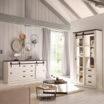 Lomadox s&ouml;&ouml;gitoa m&ouml;&ouml;blikomplekt m&auml;nnivalge antratsiidiga 2-osaline maamaja stiilis k&uuml;ljepaneel ja vitriinkapp koos LED-valgustusega