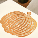 PVC kohamatid, 8-ne komplekt, &otilde;&otilde;nes k&otilde;rvitsamustriga kohamatid, k&ouml;&ouml;gi kohamatid s&ouml;&ouml;gilauale, oranž, 36 x 36 cm