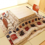 Kotatsu laud Valge lillemustriga Tatami kohvilaud Kotatsu ruudukujuline 4-osaline komplekt K&uuml;ttekotatsu elutuppa talvel