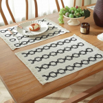 AMDXD komplekt 6 boho ruudukujulisi kohamatte, puuvillased linased kohamatid, pestavad, punutud laanemustriga, libisemisvastased, lauaalused, s&ouml;&ouml;gilaud, mustad lauale, baarile ja k&ouml;&ouml;ki, 45 x 35 cm.