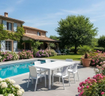 Dmora - Manarola pikendatav ristk&uuml;likukujuline s&ouml;&ouml;gilaud koos 4 tooliga, aialaua ja rotangist istmetega, 100% Made in Italy, valge