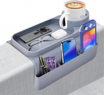 Wkyqes Couch-Becherhalter, Silikon-Sofa-Armlehnentablett, temperaturbest&auml;ndig, rutschfest, Sofa-Armlehnentablett mit zwei Seitentaschen, Couch-Armablage f&uuml;r Tasse, Telefon, Tablet, Fernbedienung,