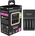 Panasonic eneloop SmartPlus Ladeger&auml;t f&uuml;r 1-4 AA/AAA NI-MH-Akkus, mit 4 LED-Anzeigen und 10 Sicherheitsfunktionen, inkl. AA/Mignon-Akkus, min. 2500 mAh, schwarz, K-KJ55HCD40E