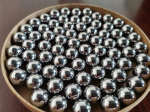 K&otilde;rge t&auml;psusega teraskuulid, 7,08 7,1 7,144 7,2 7,3 7,35 7,4 7,5 7,6 7,67 mm teraskuulid 7,08 mm umbes 690 tera kilo kohta.