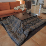 Jaapani Kotatsu k&uuml;ttelaua, tumehall k&uuml;ttelaua ruudulise disainiga, Tatami Kotatsu laud, puidust lauajalg, k&otilde;rge temperatuurikindlusega traat, talvel, neli komplekti, hall-105 x 75 x 40