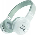 JBL E45BT juhtmevabad Bluetooth-k&otilde;rvaklapid, Multipoint-ekvivalentne, sulgub kindlalt k&otilde;rva k&uuml;lge, &uuml;he nupuga kaugjuhtimispult koos mikrofoniga, valge v&auml;rvi