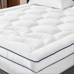 Mikrokiust madratsi pealisplaat 160 x 200 x 8 cm, pehme madratsikaitse, madratsi pealisplaat taskutega, madratsi pealisplaat k&otilde;vale madratsile, karpvoodile, k&uuml;lalisvoodile ja diivanvoodile.