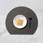 Platsilehtede komplekt, s&ouml;&ouml;gilaudade komplektid, 4 tk silikoonist platsileht Vastupidav soojusisolatsioon k&ouml;&ouml;gitarvete platsileht Coaster (v&auml;rv : must Soul Eater1)