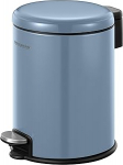 Fackelmann Milano Pedal Bin 3L Steel Blue - Elegantne pr&uuml;gikast terasest sinises toonis, integreeritud kotihoidjaga, sobib vannituppa ja k&uuml;laliste tualettruumi.