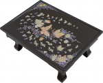 February Mountain K&auml;sitsi valmistatud Korea p&auml;rlmutter ristk&uuml;likukujuline kokkupandav laud Must lakitud lille ja liblika intarsiaga 18" x 12.9"