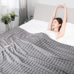 Elegear Cooling Blanket Summer Blanket - Japanese Arc-Chill 3.0 Cooling Fibres Q-Max > 0.5 Double-Sided Self-Cooling Blanket for Better Sleep Anti-Allergy and Breathable Soft Blanket 150 x 200 cm