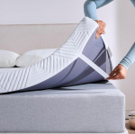 Madratsi pealisplaat 180 x 200 cm, 7,5 cm k&otilde;rgus, geel topper 180 x 200 cm, Comfort Foam madratsi pealisplaat m&auml;luvahuefektiga ja pestava kattega, Box Spring voodile, haagissuvilale, diivanvoodile.