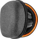 Geekria Shield k&otilde;rvaklappide &uuml;mbris, mis &uuml;hildub JLab V-MODA asenduskohvriga k&otilde;va reisikott koos kaablihoidjaga - tumehall