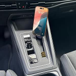 Generisch mobiiltelefoni hoidik VW Golf 8-le, &uuml;hildub MagSafe'iga, t&auml;pne sobivus ja vibratsioonivaba, eriti tugev magnet ja m&uuml;nditasku, auto lisatarvikud