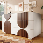 Kommode Wei&szlig; 121 cm mit 6 Schubladen, Modernes Sideboard Wohnzimmer mit geschwungenem Design & Holzleisten, Schubladenkommode leise & Kippsicherung, Wohnzimmerschrank Schlafzimmer Flur (Wei&szlig; + Holz)