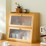 V&auml;ike bambusest k&uuml;ljepaneel k&ouml;&ouml;gi t&ouml;&ouml;pinnale, buffetkapp, k&ouml;&ouml;gikapp akr&uuml;&uuml;luksega, leivakast v&uuml;rtsipurkidele, k&ouml;&ouml;gin&otilde;udele, tassidele, rekvisiitidele (looduslik)