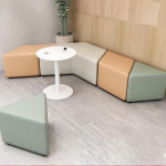 Modernes dreieckiges Ledersofa-Set mit Holzrahmen und gepolsterter Sitzbank f&uuml;r Eingangsbereich, Wartezimmer, Kinderzimmer, B&uuml;ro, stilvolle und funktsionaalne M&ouml;bel
