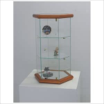 V&auml;ike kuuekandiline vitriinkapp VM113T (kirsipuu)