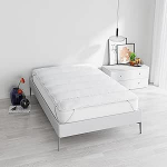 Elegantne voodipadi elastsete ribadega &uuml;heinimesevoodile 80 x 195 cm