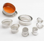 thermohauser k&uuml;psisevormide komplekt (roostevaba teras) ovaalne, lainelised servad, 9 t&uuml;kki, l&auml;bim&otilde;&otilde;t 2,4 - 8,2 cm, pakendatud konservipurgi hoiupurgis