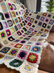 RISEON K&auml;sitsi valmistatud ruudukujuline heegeldatud tekk kampsunstiilis mitmev&auml;rviline Boho reisimise aktsentide kaunistamiseks viskamine diivanile voodi teki toolile elutuppa magamistuba 47 x 47 tolline