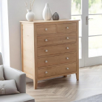 The Julian Bowen COTSWOLD 4+2 chest of drawers is a spacious and elegant storage solution for bedrooms