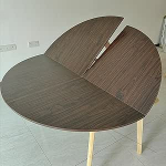 Kokkupandav &uuml;mmargune lauaplaat 119cm - 240cm l&auml;bim&otilde;&otilde;duga ruumi s&auml;&auml;stev puidust disain siseruumides ja &otilde;ues kasutamiseks Ideaalne piknikuteks, pidudeks, bankettideks ja pulmadeks.