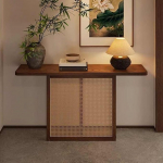 Schmaler Bauernhaus-Eingangstisch, 39,4 Zoll gro&szlig;e Konsole mit Rattanbasis f&uuml;r das Wohnzimmer, brauner Sofatisch f&uuml;r den Flur, schmaler Holztisch f&uuml;r kleine R&auml;ume, stilvolle Wohndekoration