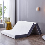 Inofia Triple Fold Memory Foam madrats &uuml;heinimesevoodile 15cm k&uuml;lalisvoodi kokkupandav madrats koos pestava kattega Kokkupandav kolme suurusega voodi karbis 100 &ouml;&ouml;p&auml;eva kodukatsetusega (90 x 190 x 15 cm)