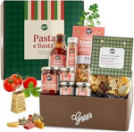 Gepp's Delicatesseni kinkekorv pastas&otilde;pradele, kinkekomplekt Itaalia erip&auml;radega, kaks pasta- ja pestosorti, kolm sorti pastav&uuml;rtsi ning kirsi- ja datlitomatid.