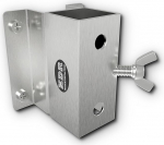 KDR roostevabast terasest p&auml;ikesevarju hoidja - seinakinnitus kuni 270 cm l&auml;bim&otilde;&otilde;duga p&auml;ikesevarjudele - roostevaba r&otilde;dukinnitus tugeva 3-punktilise kinnitusega - sisaldab kruvisid ja t&uuml;&uuml;blid.