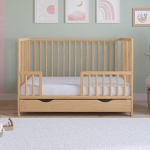 Love For Sleep Asher beebivoodi 120 x 60 cm koos tepitud mikrokiudvahtpadjaga - teisaldatav puidust v&otilde;revoodi suure sahtliga ja lisatud kukkumiskaitsega looduslik m&auml;nd