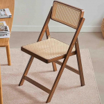 Misorat rotangist kokkupandav tool Kaasaegne tool t&auml;ispuidust ja bambusest raam ergonoomiline pruun t&auml;iskasvanute s&ouml;&ouml;gituba v&auml;ljas