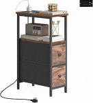 HOMCOM Beistelltisch mit Ladestation, schmaler Nachttisch mit 2 Stoffschubladen, offenem Regal, Steckdose und 2 USB-Anschl&uuml;ssen f&uuml;r Wohnzimmer, Schlafzimmer, kleine R&auml;ume, rustikales Braun