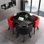 Modernes Esstisch-Set f&uuml;r 4 Personen, quadratischer Holz-K&uuml;chentisch mit 4 St&uuml;hlen, ideal f&uuml;r kleine R&auml;ume, Fr&uuml;hst&uuml;cksbar, perfekt f&uuml;r K&uuml;chen, Wohnzimmer und Meetingbereiche, Leder Schwarz Rot