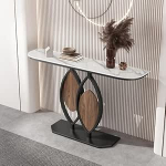 Generisch Schlanker, moderner Konsolentisch aus schwarzem Eisen mit Steinplattenplatte und blattf&ouml;rmigen Beinen. Schmale Ausf&uuml;hrung f&uuml;r Sofa, Eingangsbereich, Flur oder Wohnzimmer (39,3 Zoll lang).