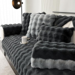 Verdickter Kaninchensamt, rutschfester Sofabezug und Kissen-Set, Pl&uuml;sch, 3D-Wohnzimmer-Kissen (schwarz, 45 x 45 cm), warme und bequeme Sofa-R&uuml;ckenst&uuml;tze