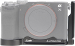 FOTGA Quick Release Plate L-kujuline kinnitus L-Bracket vertikaalne laiendatav plaat Sony Alpha A7CR (ILCE-7CR), A7CII (ILCE-7CM2) kaamerale, &uuml;hildub DJI Ronin RS2/RSC2/RS3/RS3 Pro/RS3 Mini'ga.