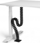 VALU kaablijuhtimine kuni 125 cm pikkustele t&ouml;&ouml;laudadele - Stabiilne ja paindlik magnetkettaga - kaablijuhtimine reguleeritava k&otilde;rgusega ja fikseeritud t&ouml;&ouml;laudadele - terasest alus ja libisemisvastane kummist padi