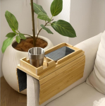 Uwenkjie Bambusest diivanil k&auml;etoe kandik, 3 in 1 eemaldatav diivanipokaalide hoidja koos hoiukotiga, k&auml;etoe laud libisemiskindla padiga, joogi, suupistete, mobiiltelefonide hoidja