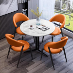 &Uuml;mmargune s&ouml;&ouml;gilaud 4 tooliga, kaasaegne &uuml;mmargune s&ouml;&ouml;gilaud 4 tooliga, retro k&ouml;&ouml;gilaud metalljalgadega, s&ouml;&ouml;gitooliga, s&ouml;&ouml;gituppa, elutuppa, s&ouml;&ouml;gilauda, kaasaegsesse k&ouml;&ouml;ki.