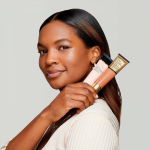 Futurist Aqua Brilliance&trade; Watery Glow Primer