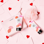 Seasonal Love Is All Around Wellness Bag Set