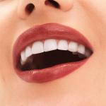 Lovestruck Luck Lustreglass Sheer-Shine Lipstick