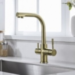 Bluewater Blue Water Alabama Bronza segisti, millel on veefiltri &uuml;hendus.