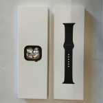 [Outlet Grade A] Apple Watch Series 11 (2025) GPS 42mm Jet Black Alu Case, Black Sport Band S/M EU MEQT4 | MEQT4LWA-OUT | 195950466713-O
