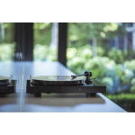 Pro-Ject JukeBox E1 + OM5e patefon, k&otilde;ik &uuml;hes / Plug and Play s&uuml;steem Bluetoothiga, must klaver