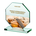 Detail Detail Glass trophy with colorful LuxorJet print, engraved and filled with paint