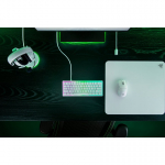 Razer RZ03-04990100-R3M1 klaviatuur M&auml;ngimine USB QWERTY UK rahvusvaheline Valge
